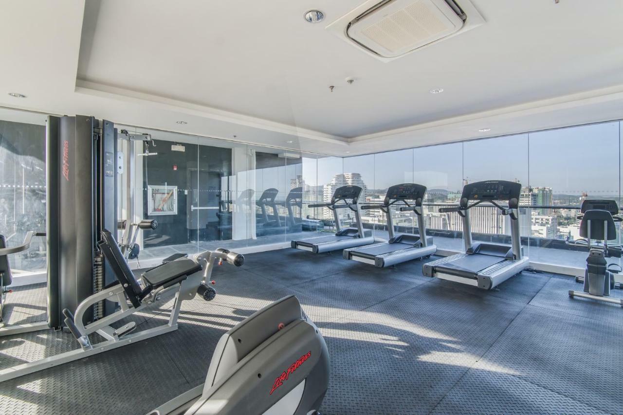 Free Netflix Condo Near It Park With 32-Inch Samsung Hdtv Cebu Екстер'єр фото